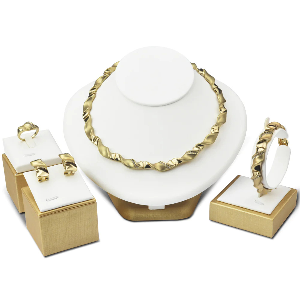 18K%20gold%20plated%20stone%20Burmese%20stylish%20design%20women’s%20jewelry%20set