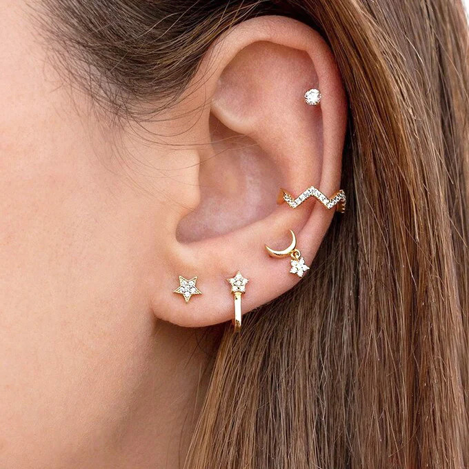 Dainty%20Crescent%20Moon%20With%20Dangling%20CZ%20Star%20Shaped%20Charm%20Stud%20Earrings