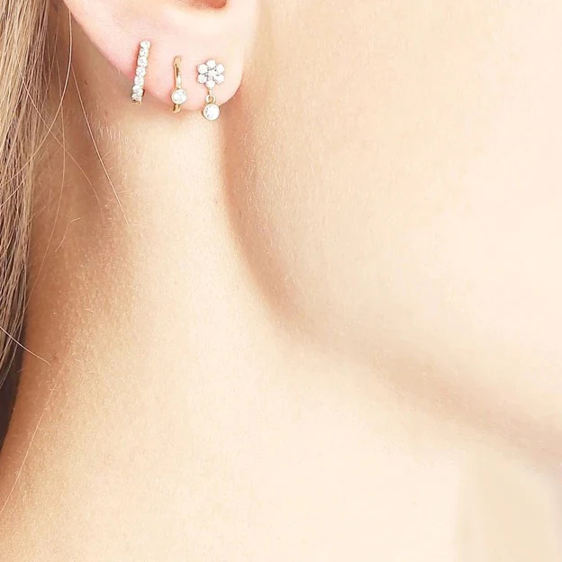 Minimalist%20&%20Dainty%20CZ%20Bar%20Shaped%20Stud%20Earrings