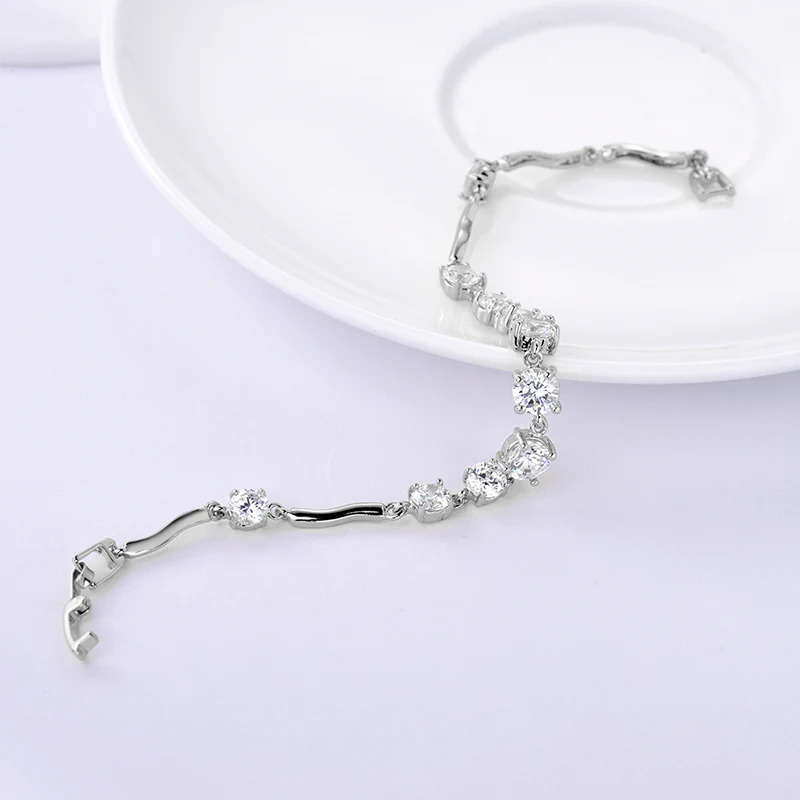 Elegant%20Bracelet%20with%20Zircon%20Stones