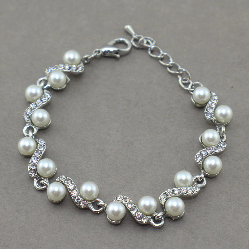 Antique%20Silver%20plated%20ladies%20pearl%20bracelet