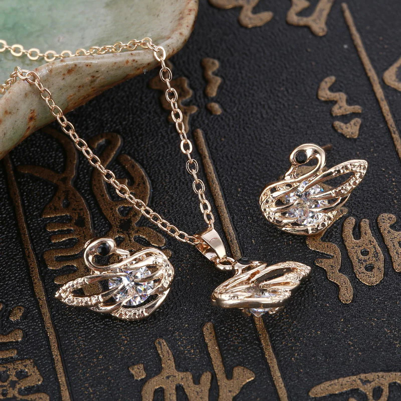 Gold%20crystal%20stone%20swan%20design%20women’s%20jewelry%20set