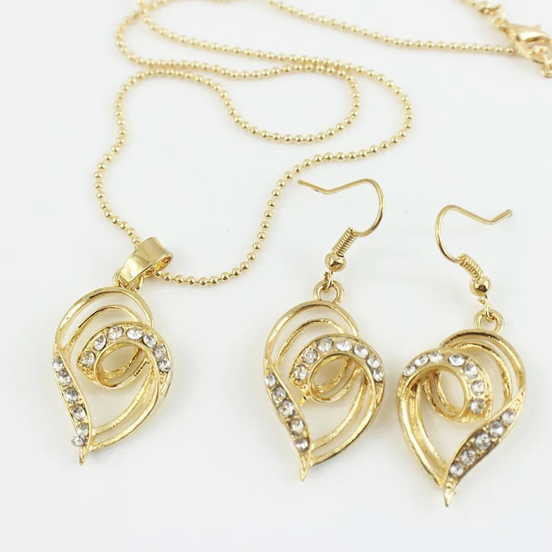 Gold%20crystal%20stone%20heart%20design%20women’s%20jewelry%20set/