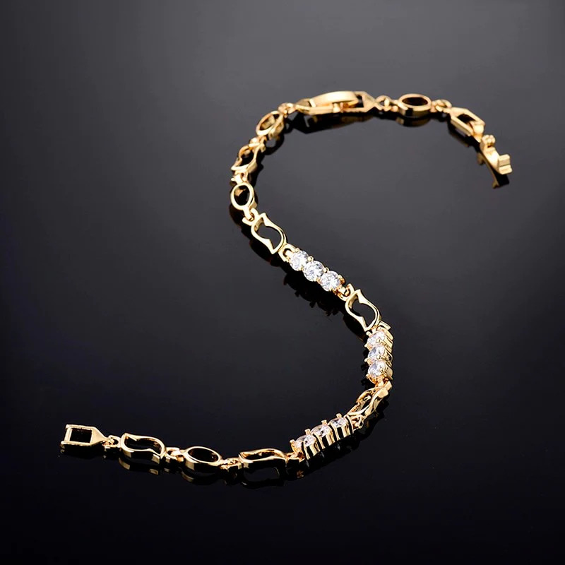 Elegant%20ladies%20bracelet%20with%20gold%20drop%20zircon%20stones/