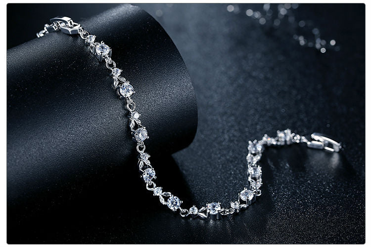 Silver%20Platinum%20White%20Zircon%20Heart%20Elegant%20Ladies%20Bracelet/