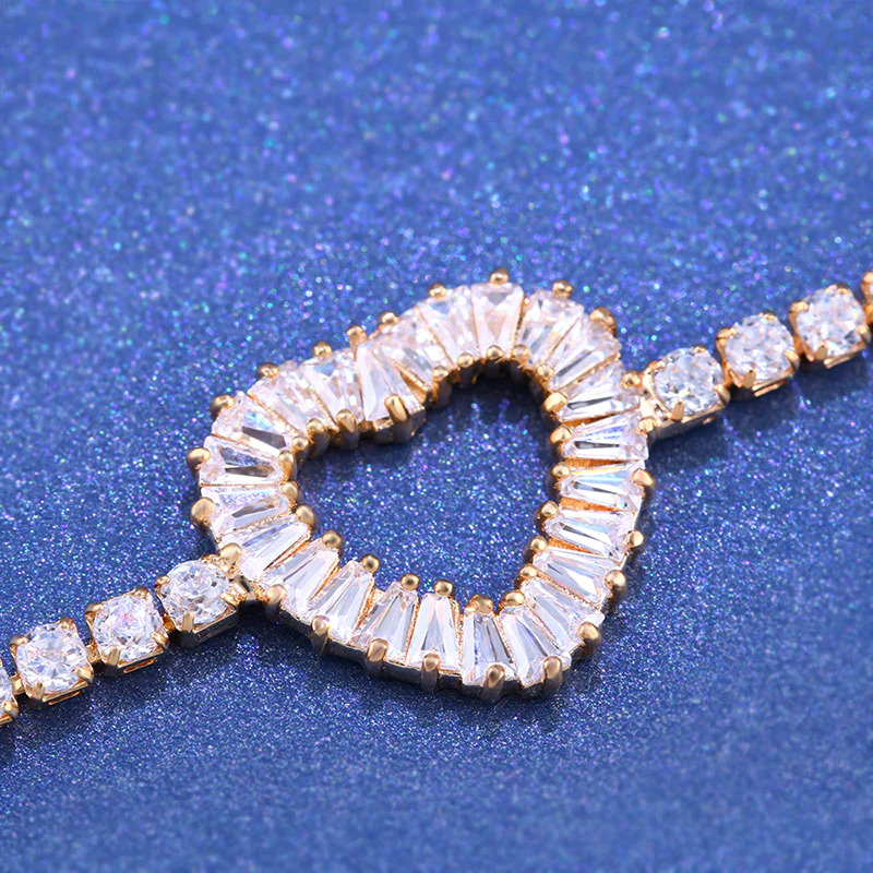 Zircon%20Gold%20Heart%20Bracelet