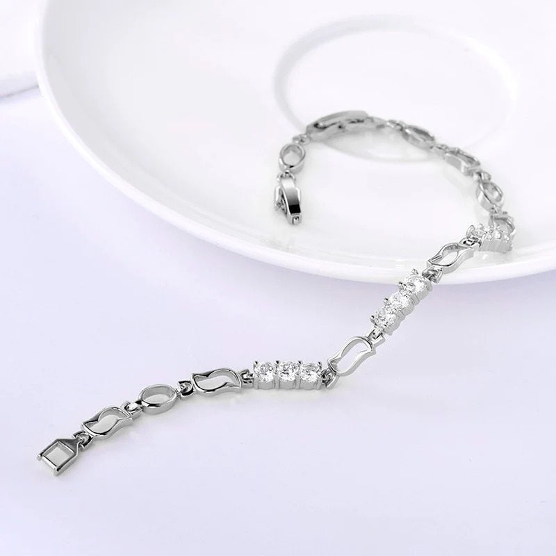 Elegant%20Ladies%20Bracelet%20with%20White%20Gold%20Drop%20Zircon%20Stone/