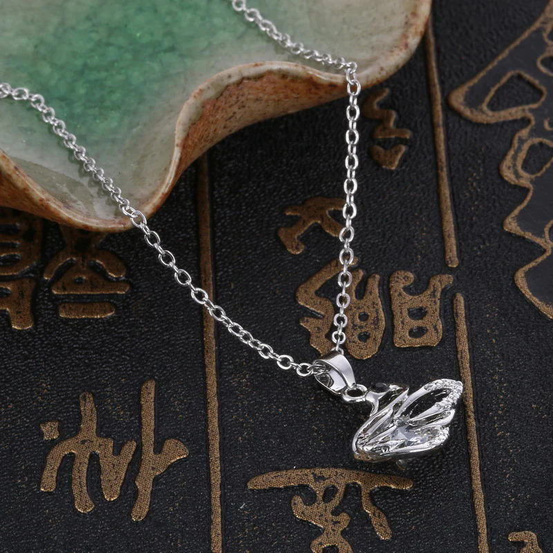 Silver%20and%20white%20crystal%20stone%20romantic%20swan%20women’s%20jewelry%20set/