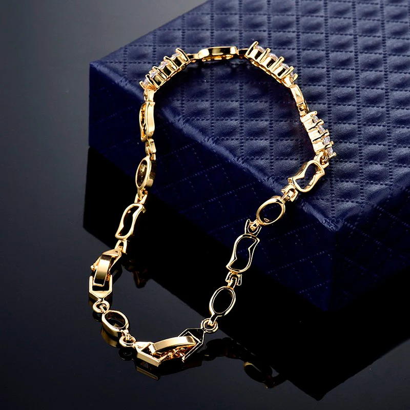 Elegant%20ladies%20bracelet%20with%20gold%20drop%20zircon%20stones