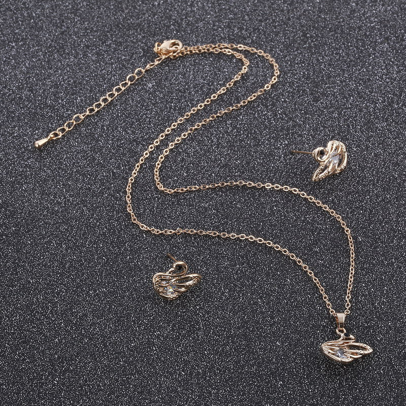 Gold%20crystal%20stone%20swan%20design%20women’s%20jewelry%20set