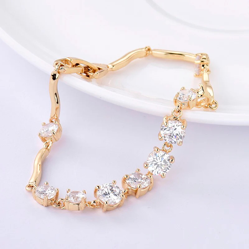 Elegant%20Bracelet%20with%20Zircon%20Stones/