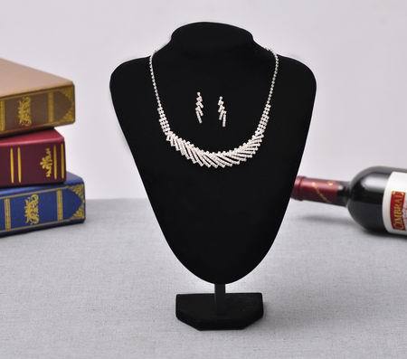 Crystal%20stone%20Choker%20women’s%20jewelry%20set