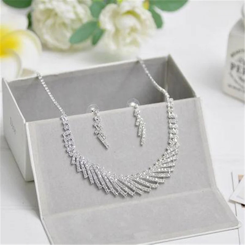 Crystal%20stone%20Choker%20women’s%20jewelry%20set/