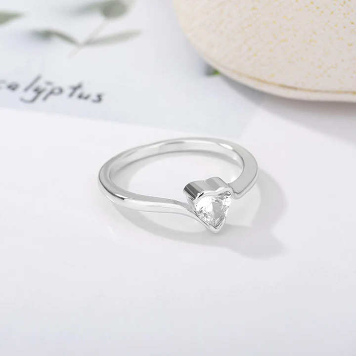 Minimalist%20Zircon%20Crystal%20Heart%20Rings/