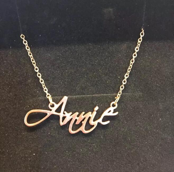 Dainty%20Personalized%20Name%20Necklace/