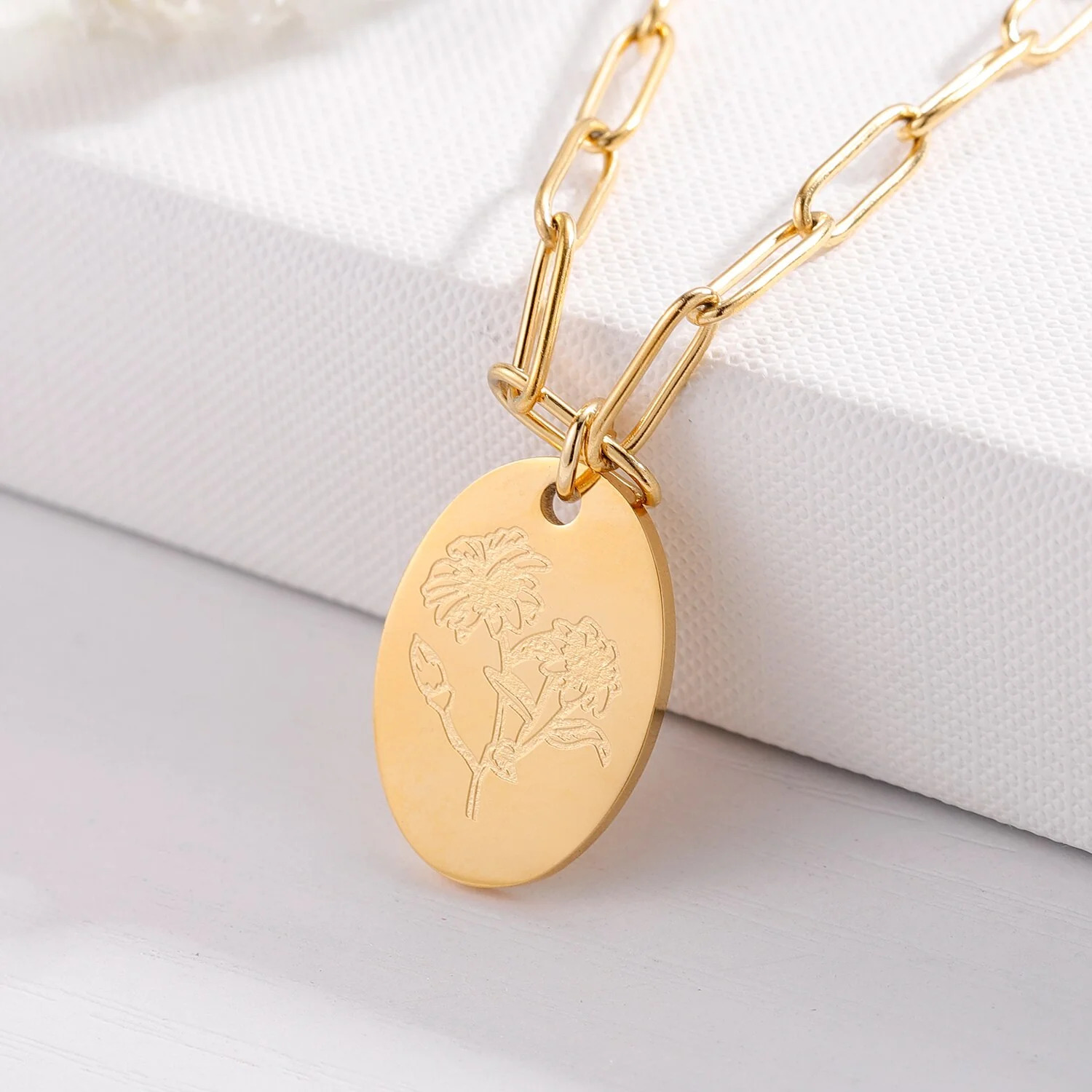 Engraved%20Custom%20Oval%20Necklace