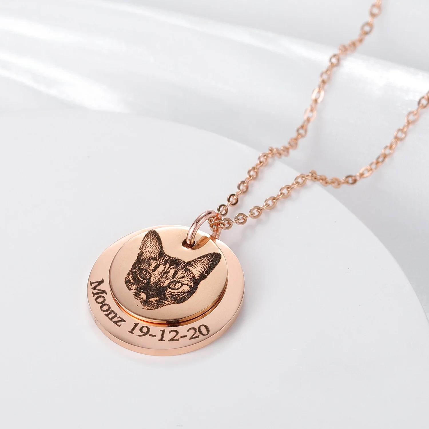 Pet%20Portrait%20Personalized%20Dog%20Mom%20Gift%20Necklace/