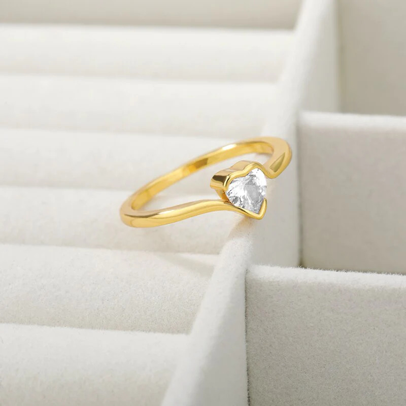 Minimalist%20Zircon%20Crystal%20Heart%20Rings