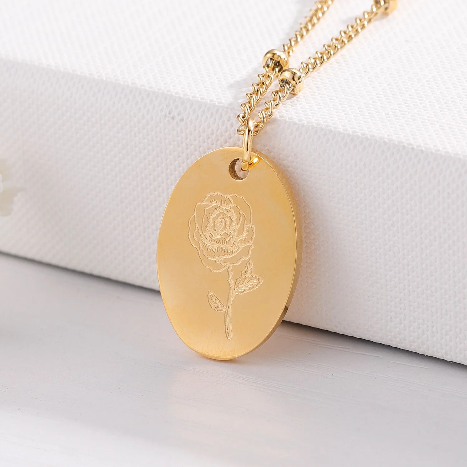 Engraved%20Custom%20Oval%20Necklace