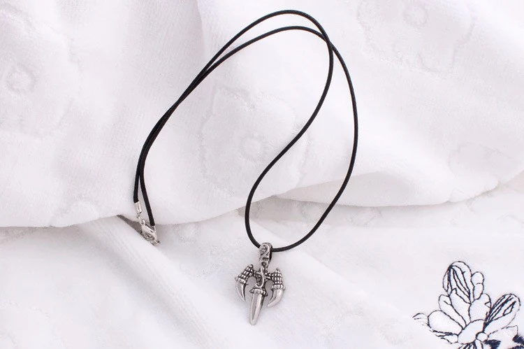 Silver%20Geometric%20Power%20Symbol%20Necklace/