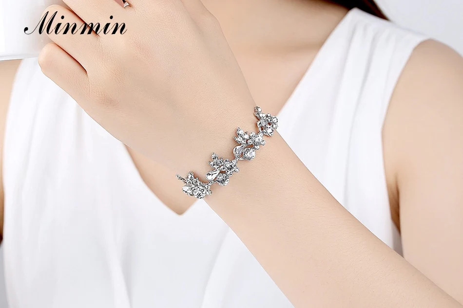 Silver%20plated%20floral%20women’s%20bracelet/