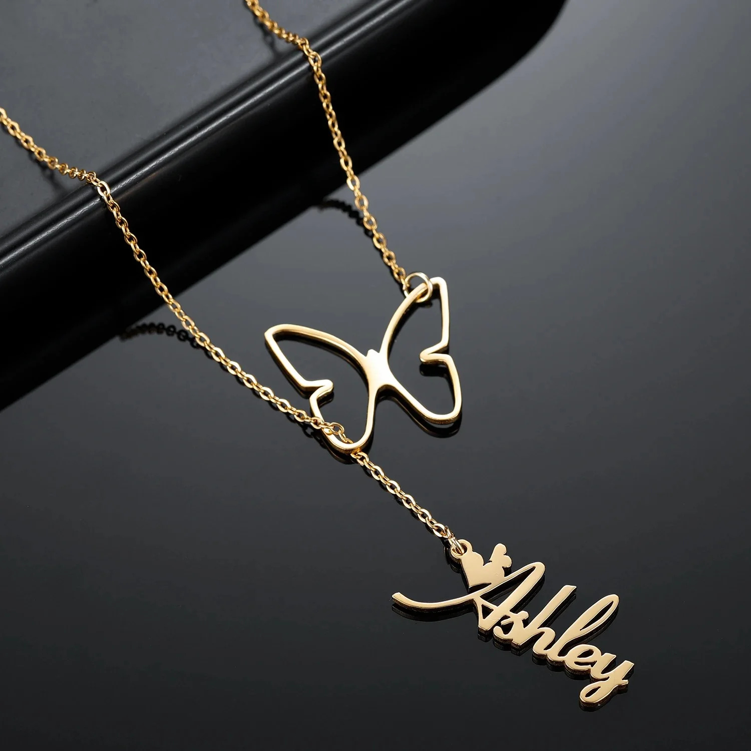 Personalized%20Name%20Necklace%20With%20Butterfly/