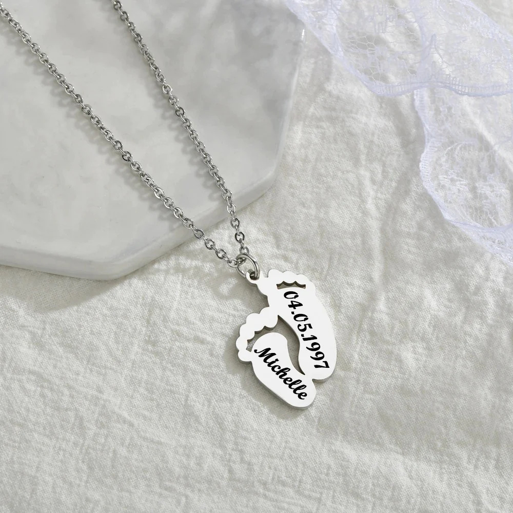 Personalized%20Engraved%20Lovely%20Baby%20Foot%20Necklace