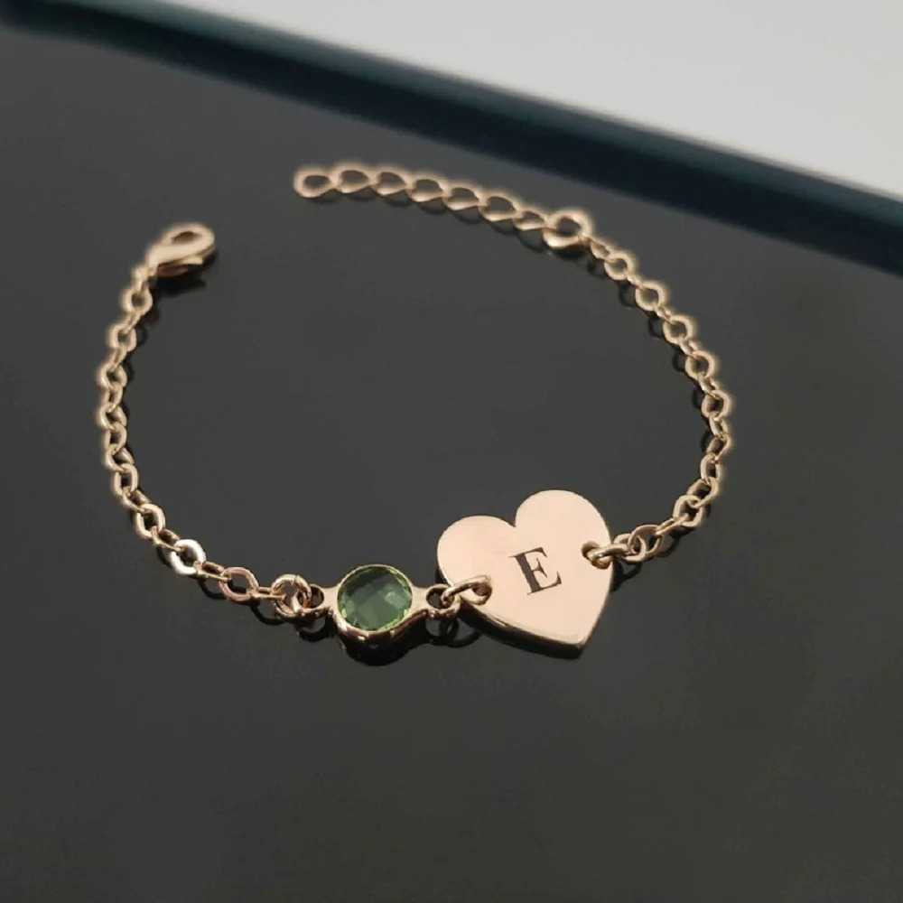 Personalized%20Heart%20Charm%20Bracelet%20With%20Birthstone/