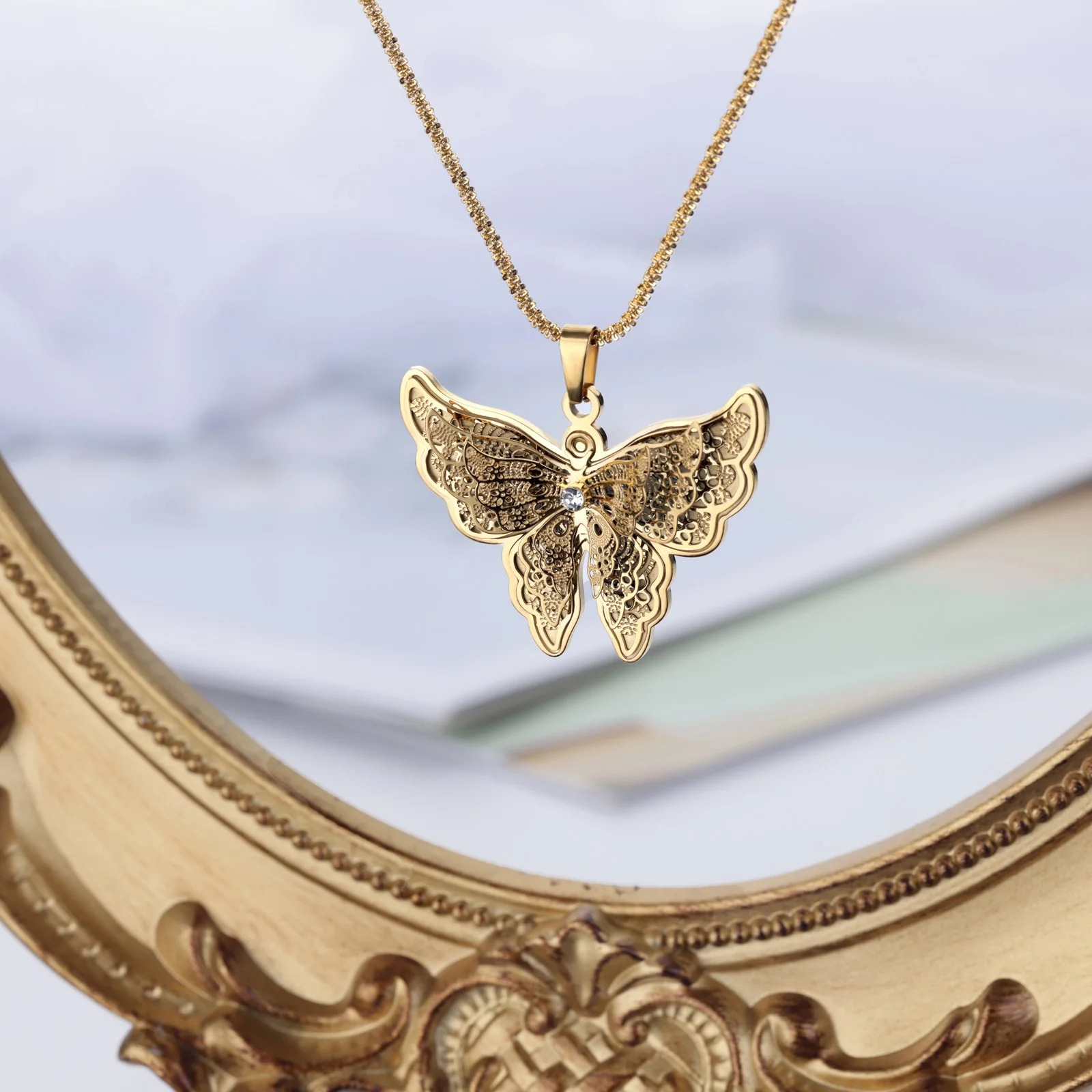 Dainty%20Lace%20Butterfly%20Necklace