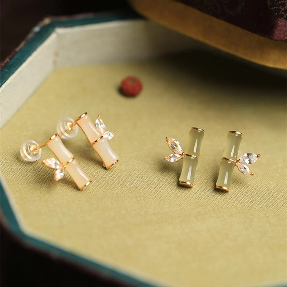 Bamboo%20White%20Opal%20Crystal%20Leaf%20Stud%20Earrings