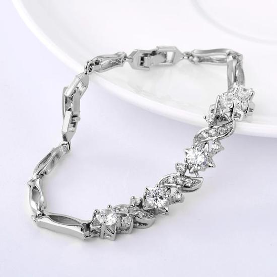 Elegant White Gold Zircon Bracelet/