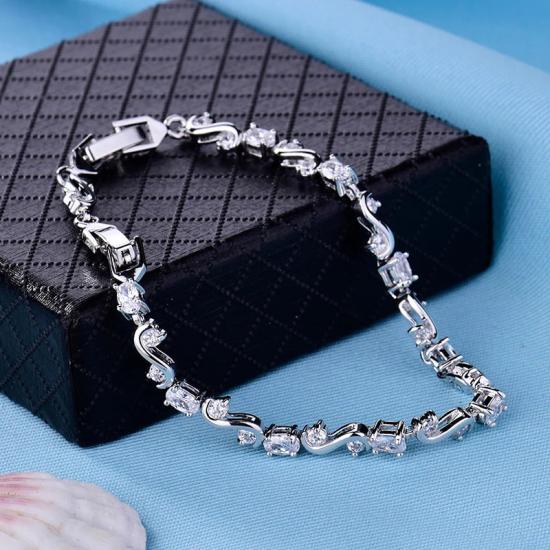 Elegant Round Cut White Gold Bracelet