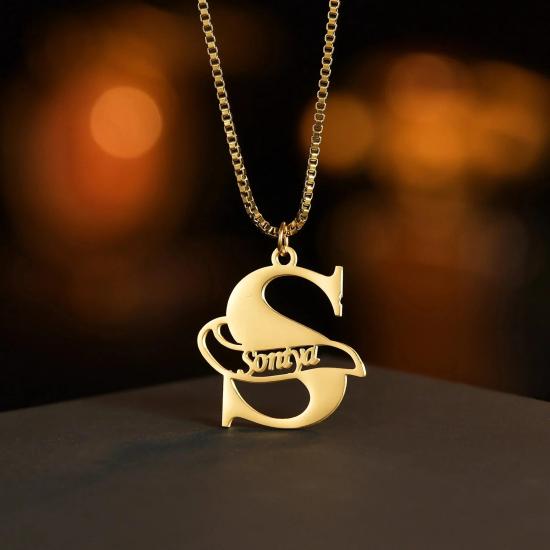 Personalized Waved Name Necklace/