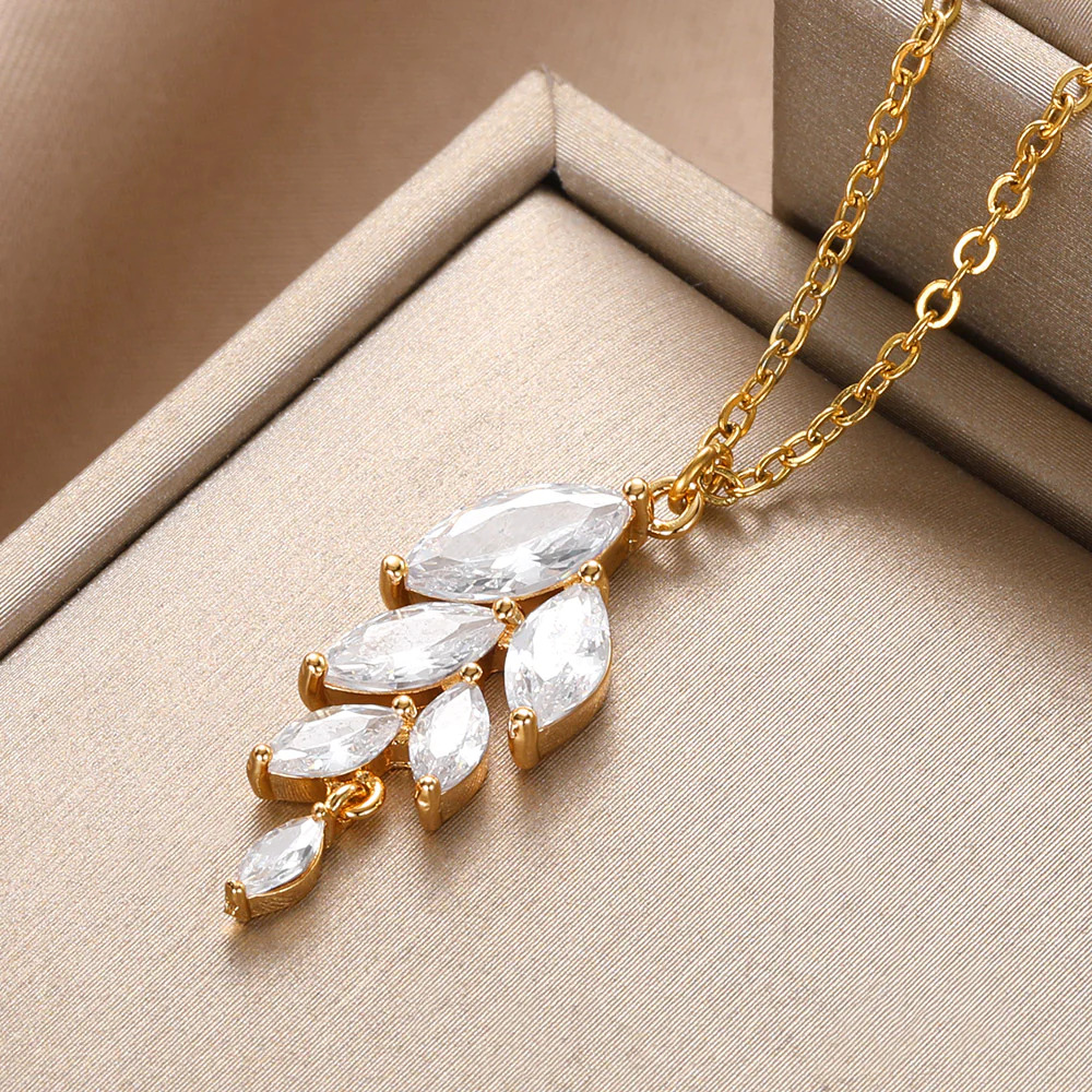 Minimalist%20Zircon%20Leaf%20Necklace