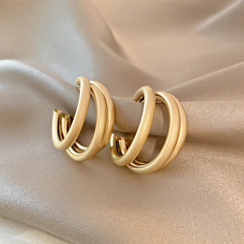 Minimalist%20Hoop%20Earrings/