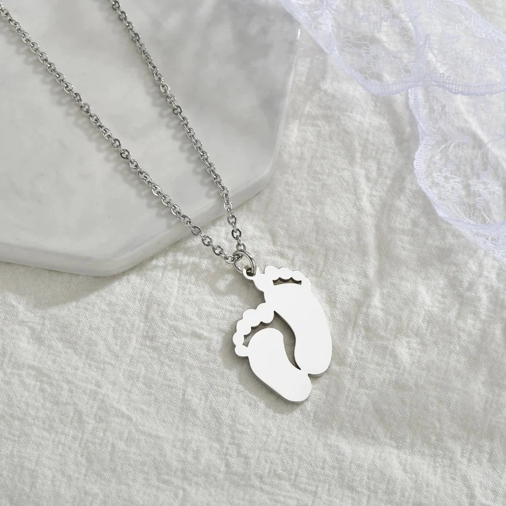 Personalized%20Engraved%20Lovely%20Baby%20Foot%20Necklace